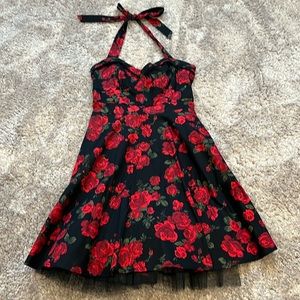 Hot Topic sweetheart neck halter dress.
